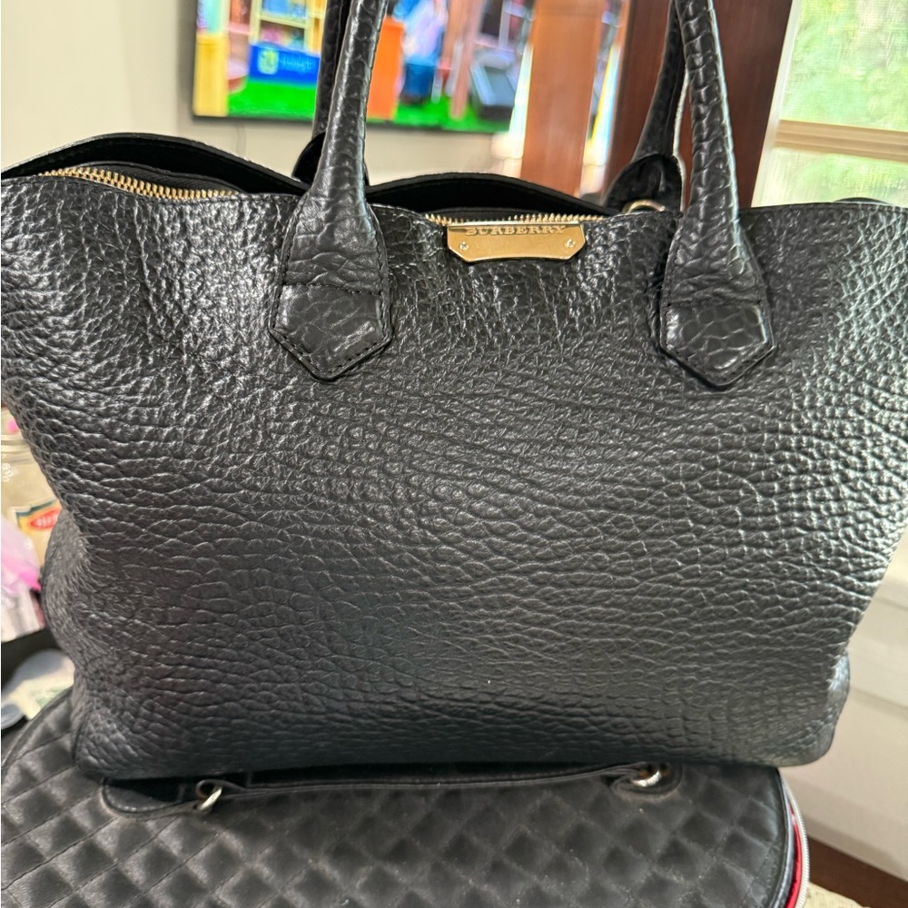 BURBERRYBAG medium dewsbury Black Leather Tote in Excellent Condition